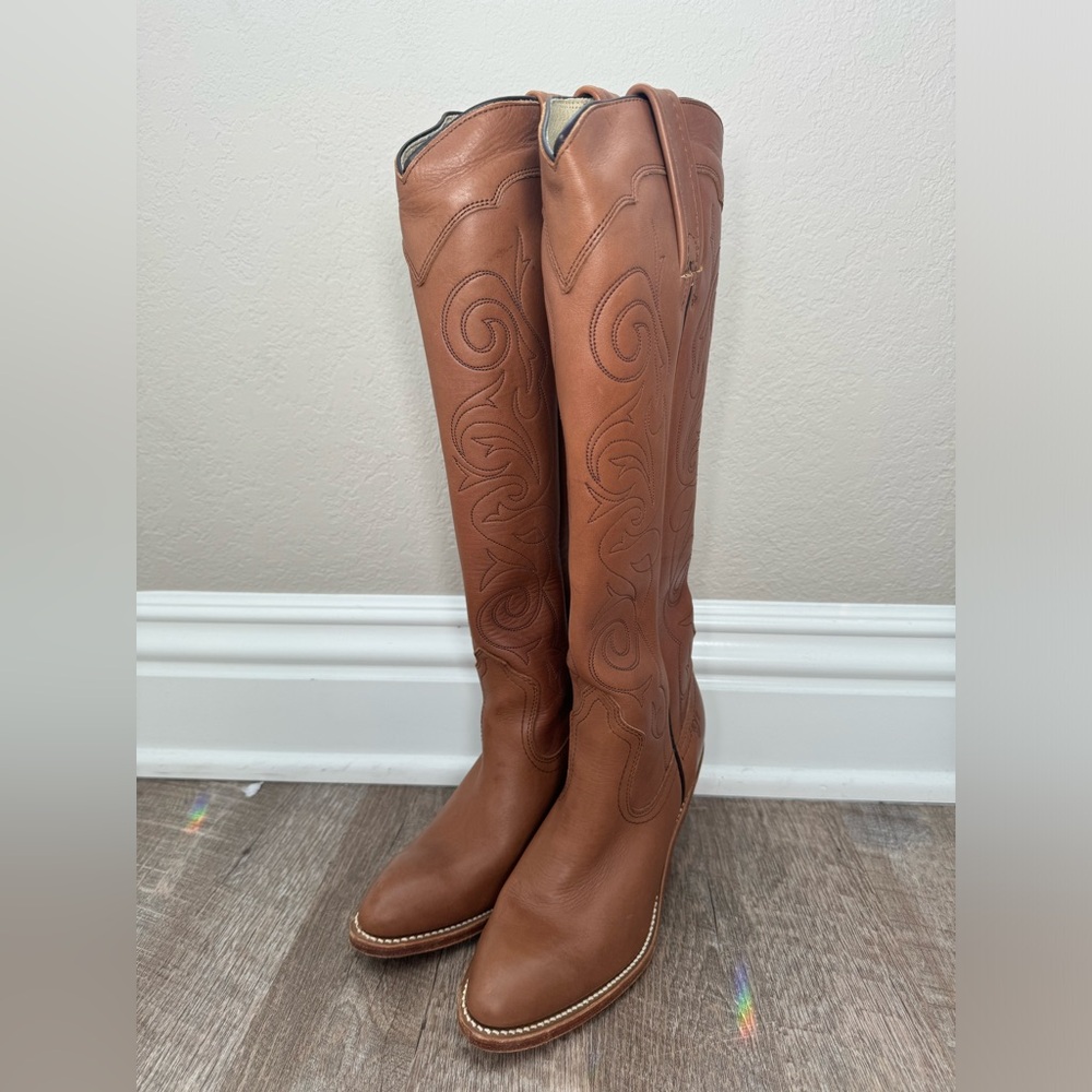 Frye Vintage Camelot 70s Tall Tan Leather Embroidered Cowgirl Stacked Heel Boots